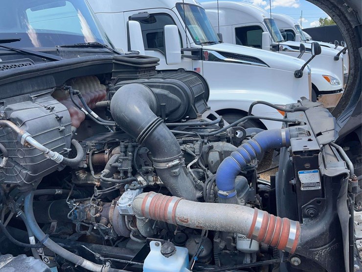2022-kenworth-t680-image-40