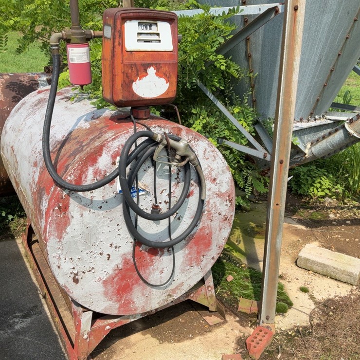 Fuel Tank on skids with pump. #261