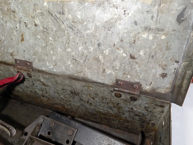 vintage-case-metal-toolbox-with-brackets-&-grease-gun.-#233-image-8