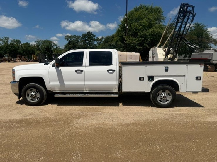 2017-chevrolet-2500-image-5