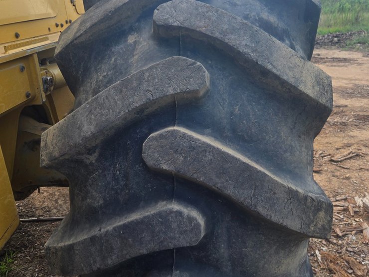 2015-caterpillar-525d-image-67
