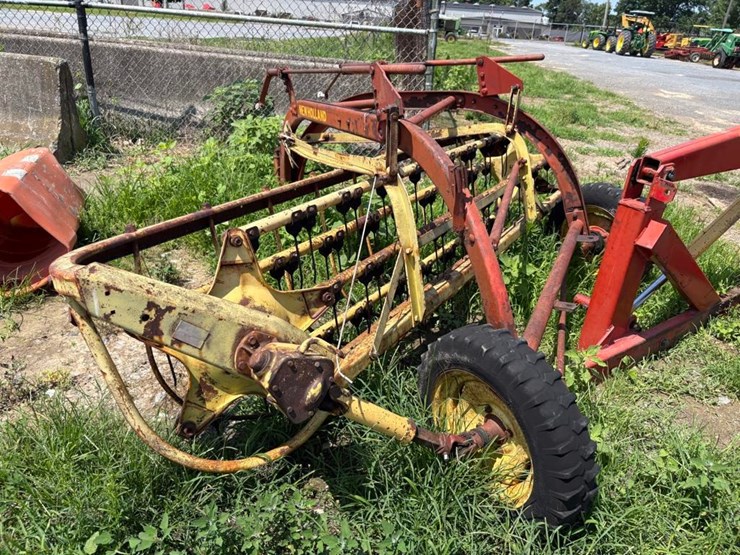 new-holland-256-image-3