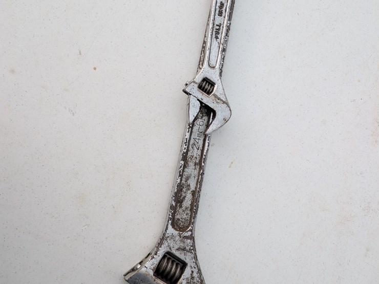 pair-of-adjustable-wrenches.-#207-image-1