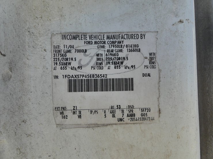2005-ford-f550-xl-image-16