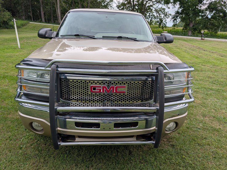2004-gmc-3500-image-6