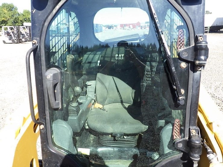 2014-caterpillar-226d3-image-12