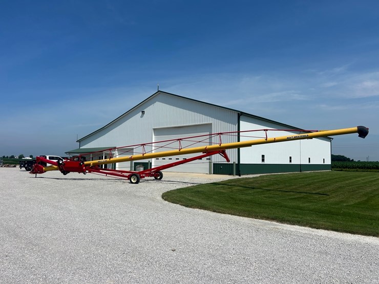 2022-westfield-mkx2-13-84-swing-away-auger-image-3