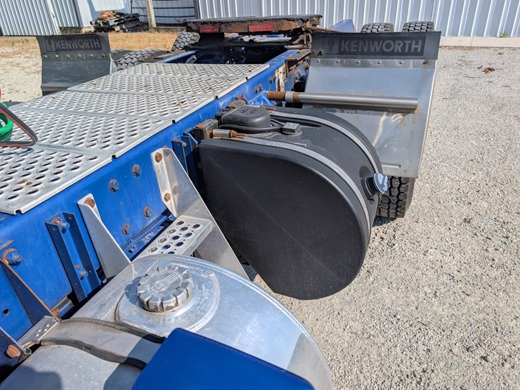 2018-kenworth-t680-image-22