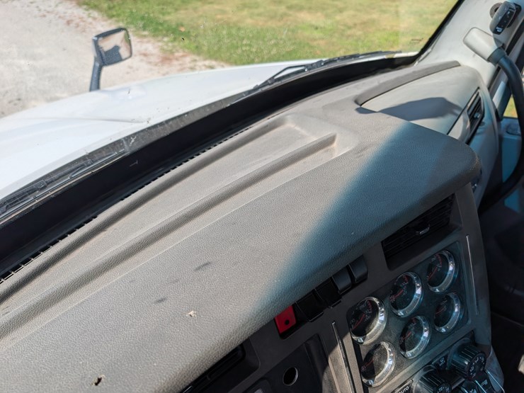 2018-kenworth-t680-image-89