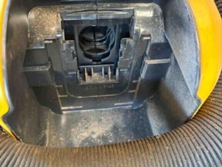 dewalt-portable-vac-image-4