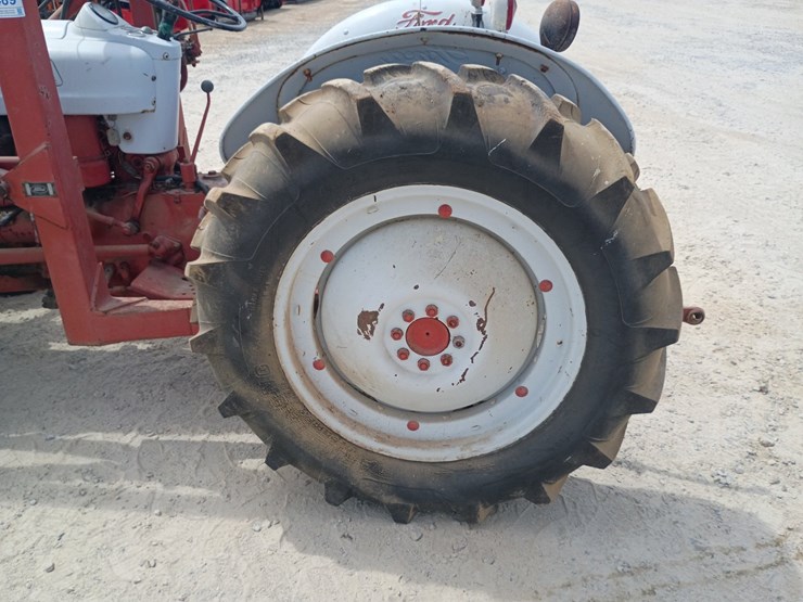 ford-tractor-image-60