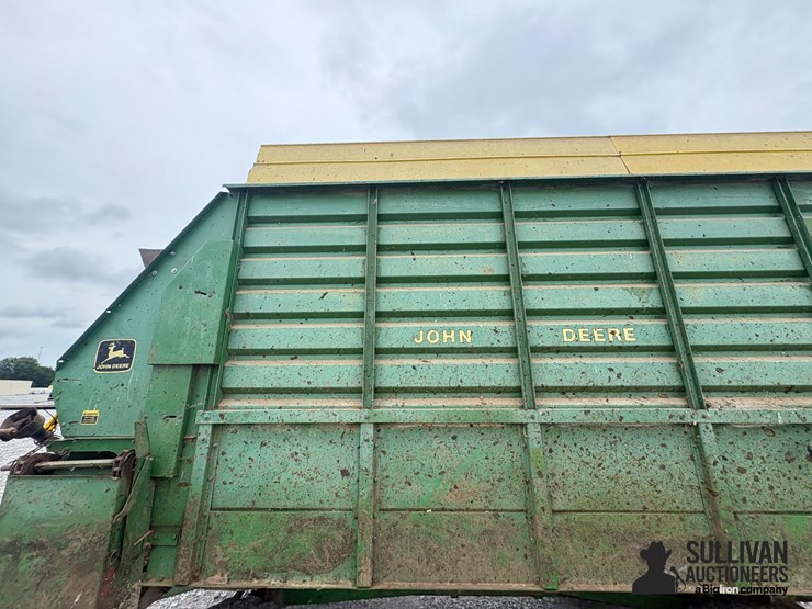 john-deere-716-image-11
