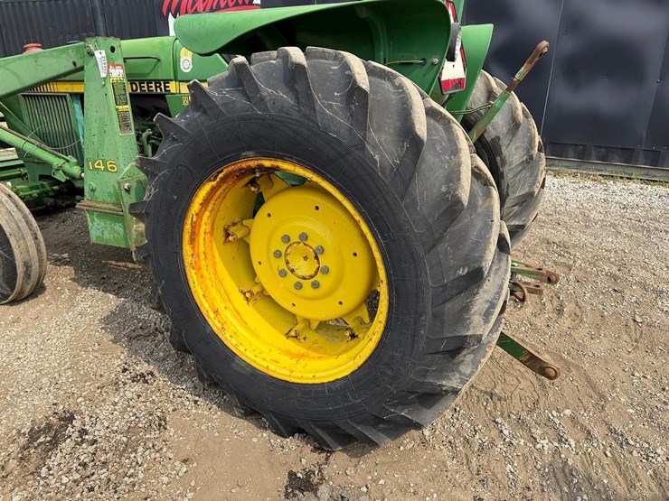 john-deere-2350-image-18