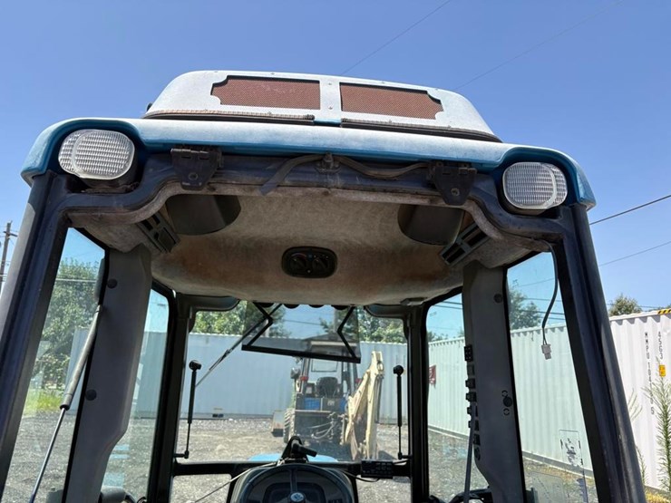 new-holland-tn65-image-17