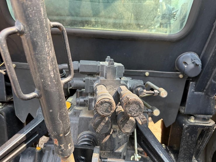 tym-t5545tusm-tractor-with-loader-image-17