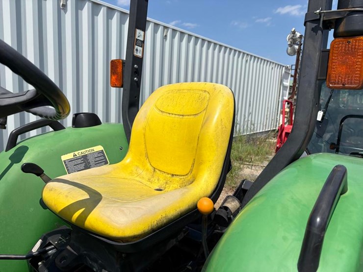 2015-john-deere-4105-image-18
