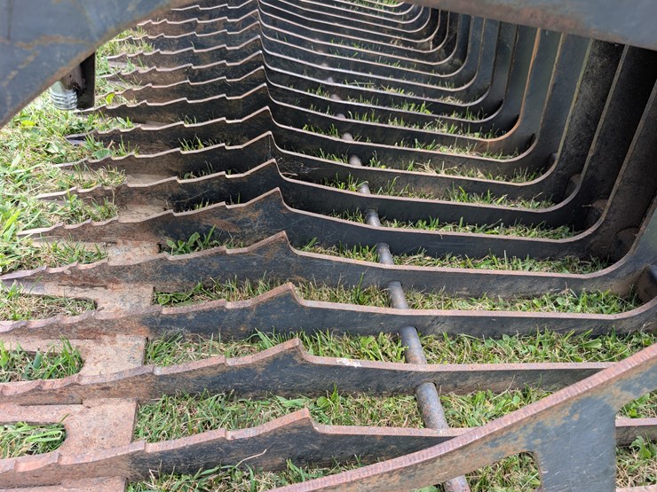 stout-72”-skid-steer-mount-grapple-image-12