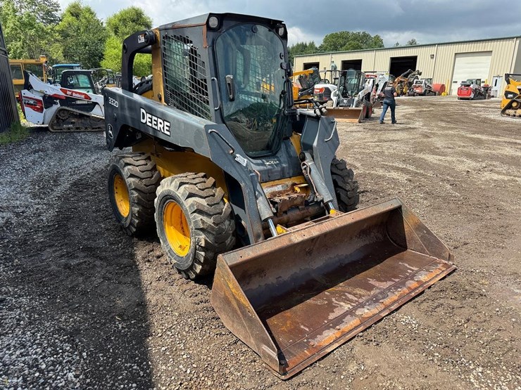 deere-332d-image-8