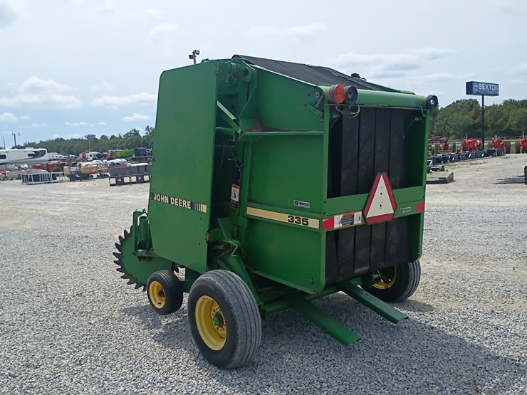 john-deere-335-image-3
