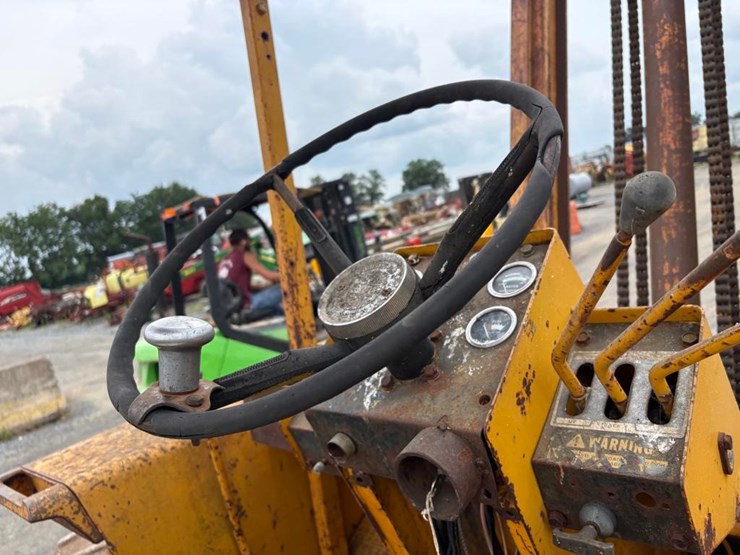 massey-ferguson-mf2500-image-6