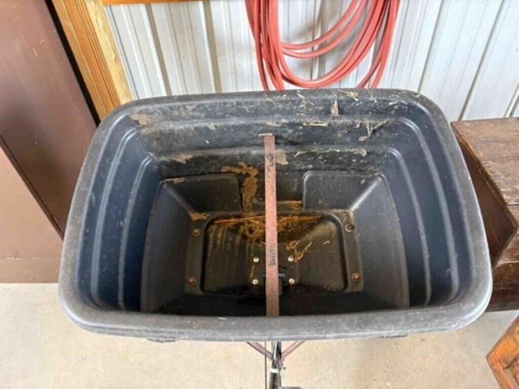agri-fab-spreader-image-3