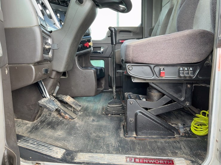 2008-kenworth-t800-image-51