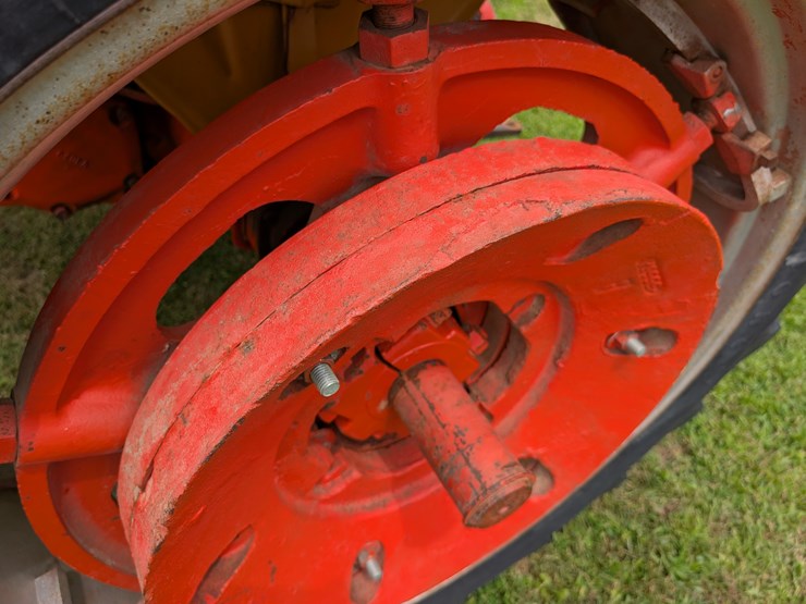 case-730-tractor-image-27