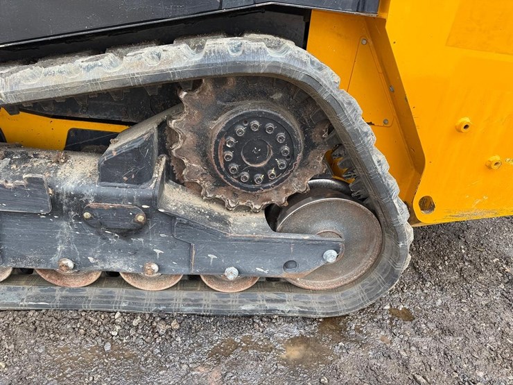 2023-jcb-215t-image-18