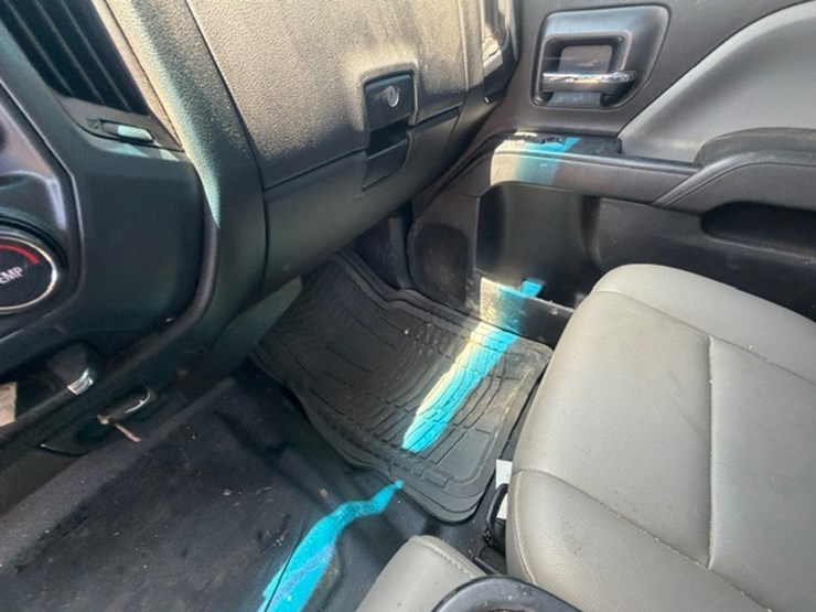 2017-chevrolet-2500-image-42