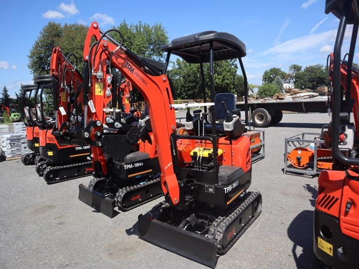 tpm-18hh-mini-excavator-image-1