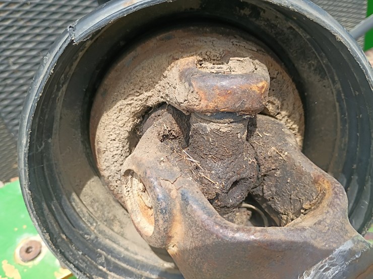 john-deere-335-image-13
