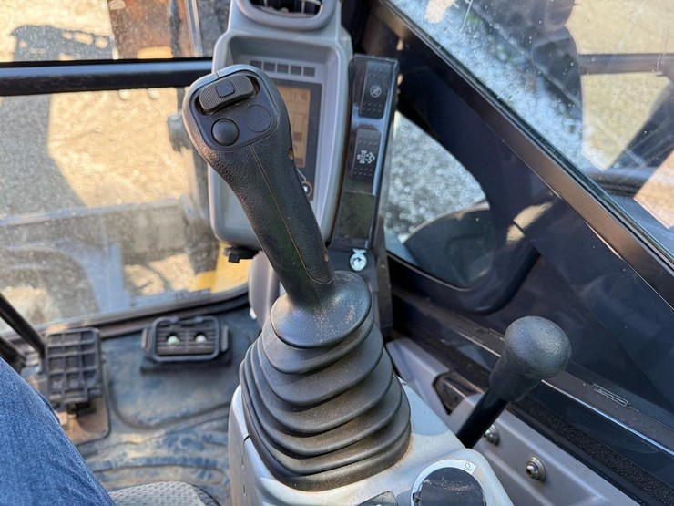 2023-john-deere-50p-mini-excavator-image-22