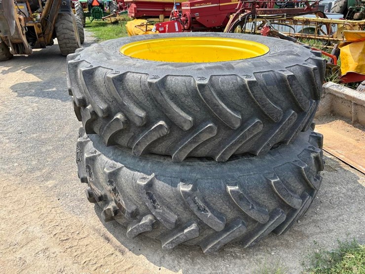 john-deere-10-image-1
