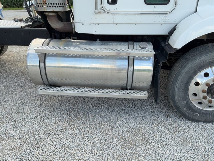 2008-kenworth-t800-image-43