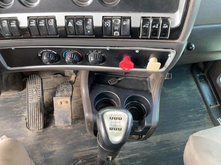2008-kenworth-t800-image-56