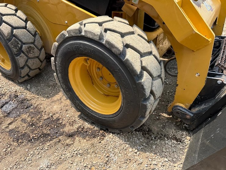 caterpillar-262d3-image-12