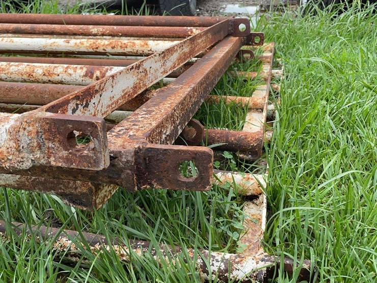 4--16ft-steel-battle-gates-with-hinges,-1--15-1/2ft-steel-cattle-gate-image-3