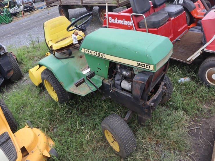 john-deere-300-image-2
