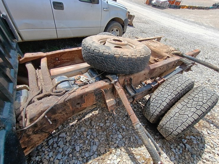 2001-chevrolet-silverado-3500-image-43