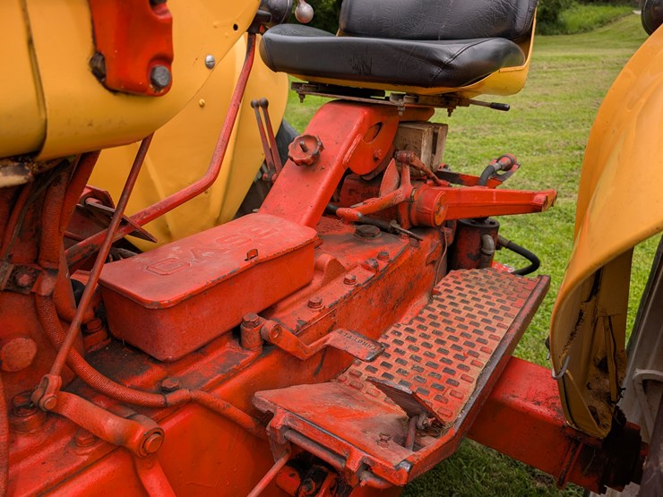 case-730-tractor-image-23