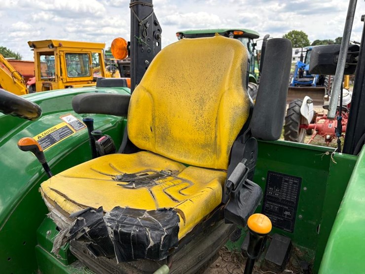 2020-john-deere-6105e-image-14