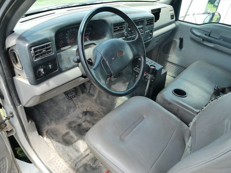2000-ford-f750-xl-image-12