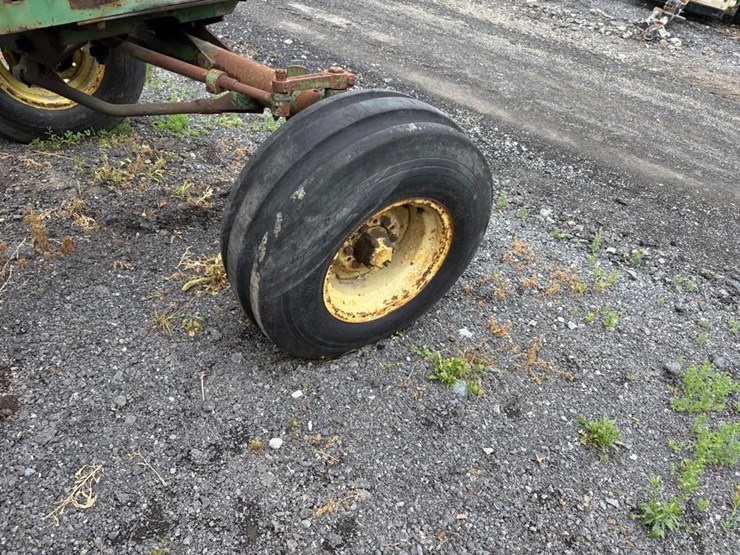 john-deere-4010-image-14
