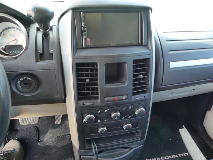 2010-dodge-grand-canyon-se-image-14