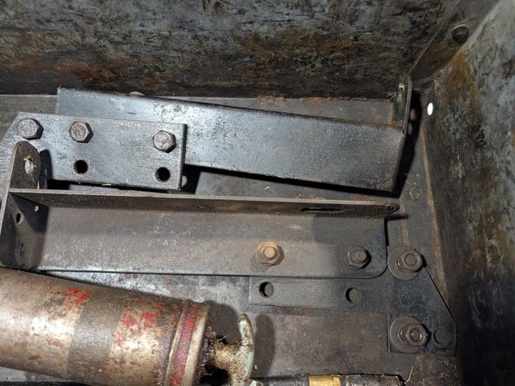 vintage-case-metal-toolbox-with-brackets-&-grease-gun.-#233-image-6
