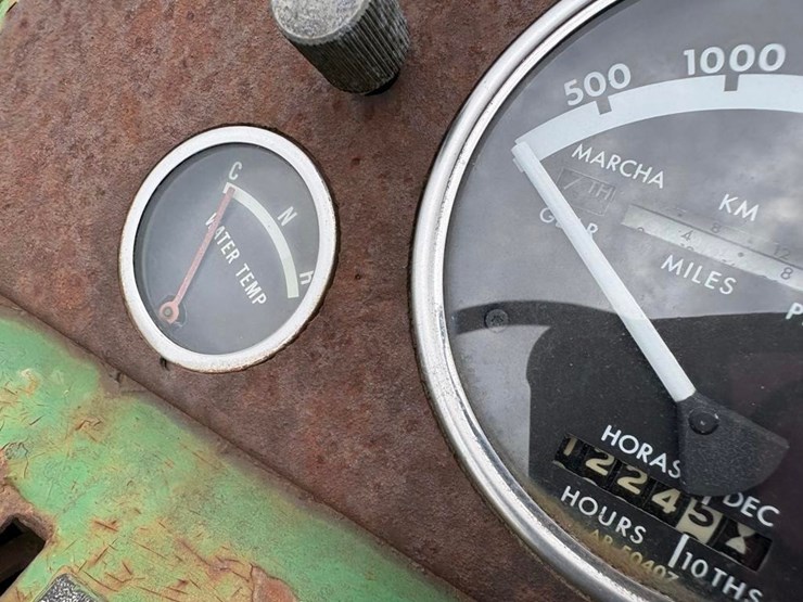 john-deere-4010-image-17
