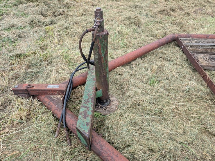 danahue-928-s-planter-trailer-image-10