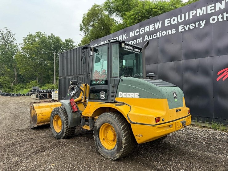 deere-324k-image-2