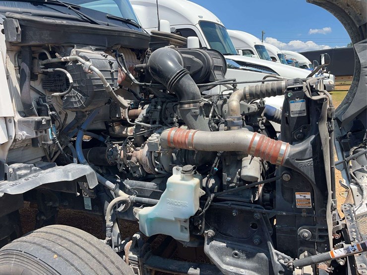2022-kenworth-t680-image-36