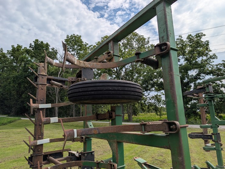 john-deere-1010-image-33